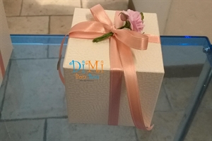 scatola con fiore